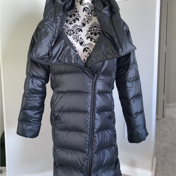 Nike Women’s Asymmetrical Quilted Down Winter Coat Sz S SOLDOUT NWOT - Picture 7 of 16